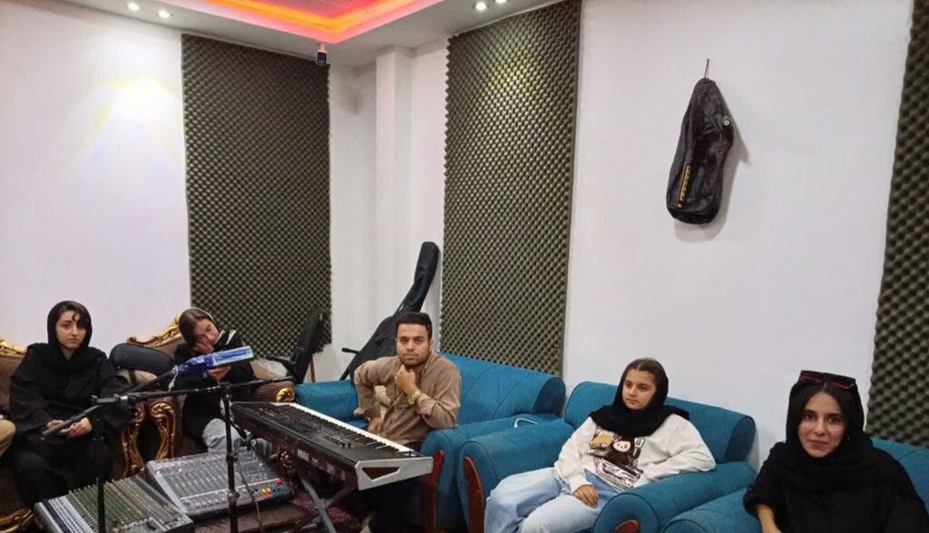 تولید سرود "ولاتم ایران" در مرکز ثلاث‌باباجانی