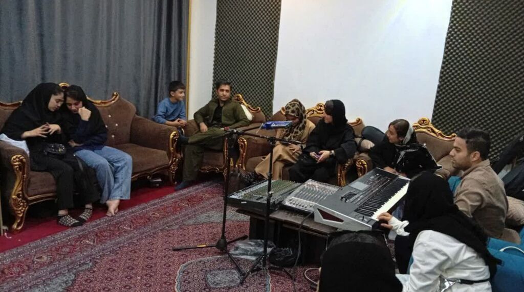 تولید سرود "ولاتم ایران" در مرکز ثلاث‌باباجانی