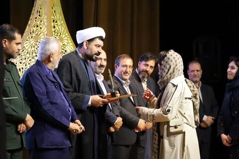 درخشش هنرمندان کانون همدان در جشنواره تئاتر بسیج