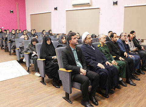 آیین‌رونمایی از شش عنوان کتاب دفاع مقدس در کانون رشت