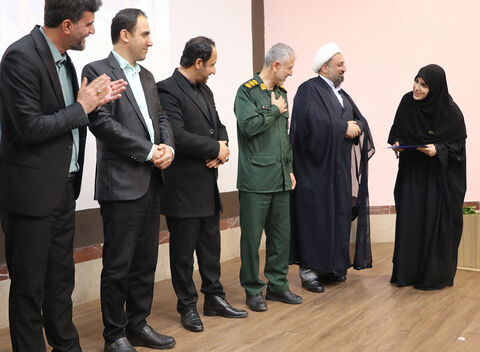 آیین‌رونمایی از شش عنوان کتاب دفاع مقدس در کانون رشت