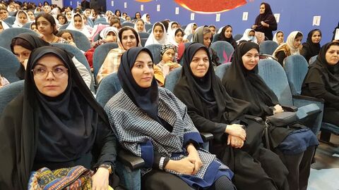 کرمانشاه.  اعضای کتابخوان