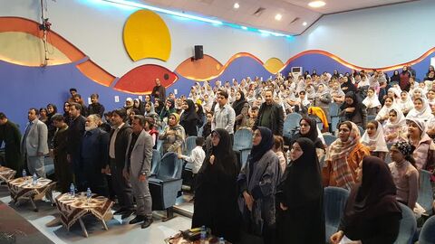 کرمانشاه.  اعضای کتابخوان