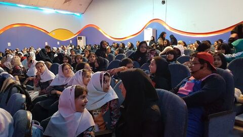 کرمانشاه.  اعضای کتابخوان