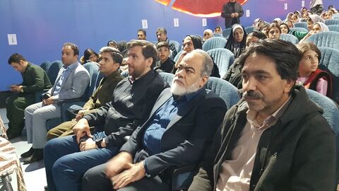 کرمانشاه.  اعضای کتابخوان