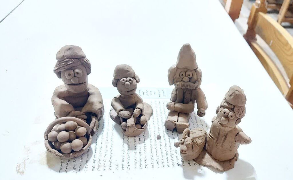 تلفیق معرفی کتاب با هنرهای کلاژ، سفالگری و کاردستی در مرکز ۲ نیشابور