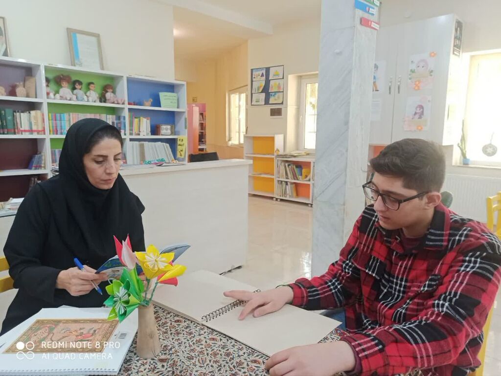باشگاه کتابخوانی فراگیر کانون همدان مسیری برای شکوفایی کودکان با نیازهای ویژه