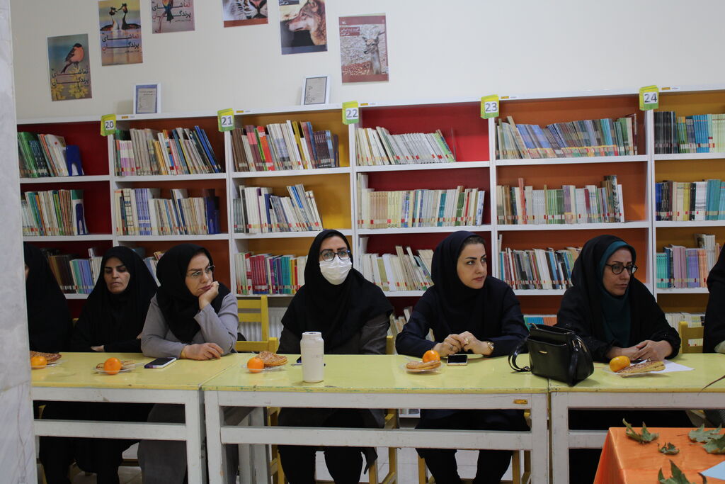 نشست مدیرکل کانون پرورش فکری همدان با مربیان حوزه 2 در مرکز شماره 2 ملایر