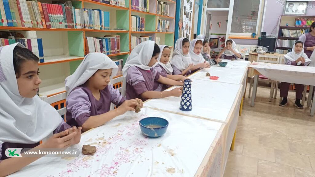 بازدید دانشآموزان کامیارانی از مرکز کانون پرورش فکری کودکان و نوجوانان این شهر