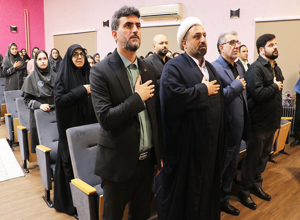 آیین‌رونمایی از ۶ عنوان کتاب دفاع مقدس در رشت برگزارشد