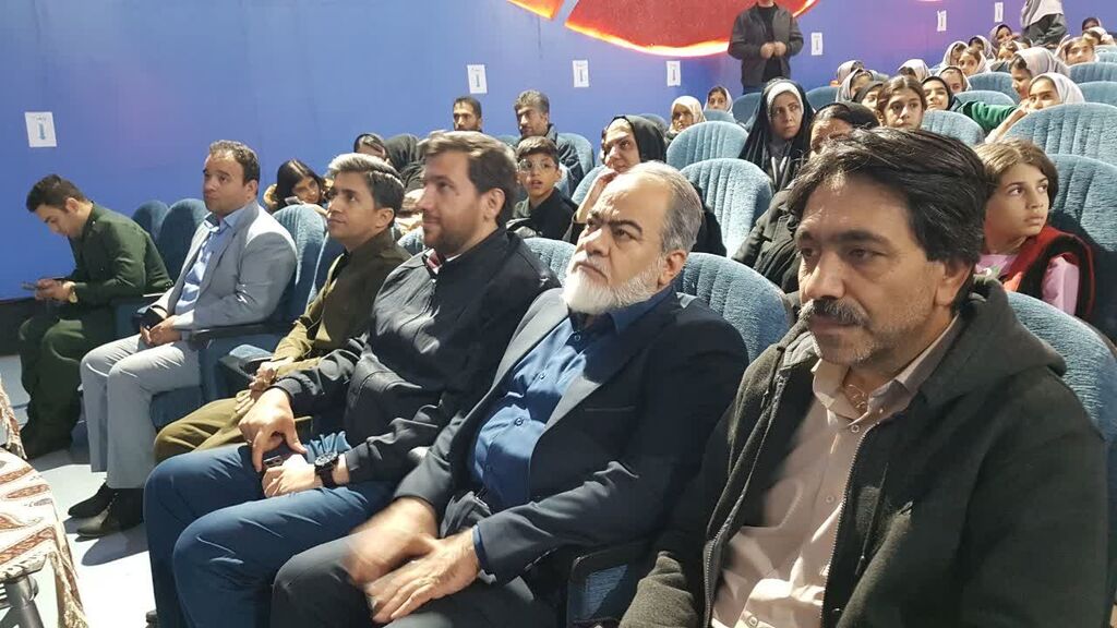 آیین تجلیل از اعضای کتابخوان کانون کرمانشاه برگزار شد