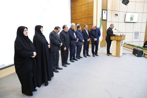 تقدیر از برندگان مسابقه نقاشی «مدرسه‌ای به وسعت ایران» با حضور علی ربیعی دستیار اجتماعی رئیس‌جمهور در اردبیل