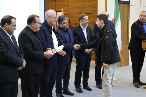 تقدیر از برندگان مسابقه نقاشی «مدرسه‌ای به وسعت ایران» با حضور علی ربیعی دستیار اجتماعی رئیس‌جمهور در اردبیل