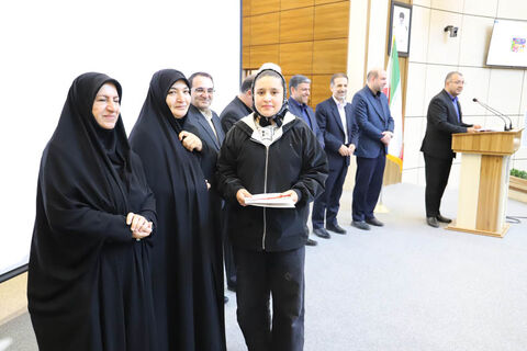 تقدیر از برندگان مسابقه نقاشی «مدرسه‌ای به وسعت ایران» با حضور علی ربیعی دستیار اجتماعی رئیس‌جمهور در اردبیل