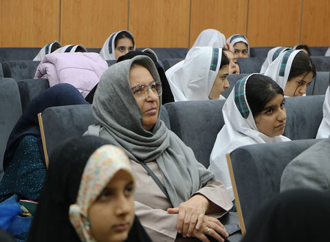 مهرواره  «دنیای رنگی کتاب‌ها»