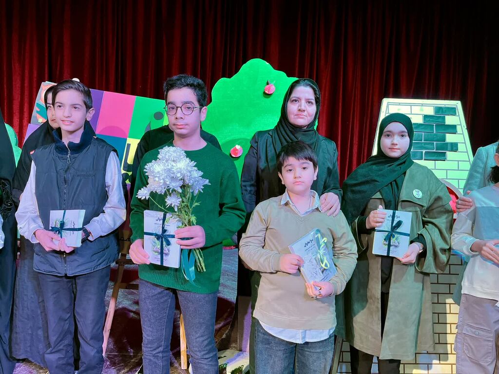 رونمایی از آثار اعضای کارگاههای ادبی مرکز ۷ مشهد