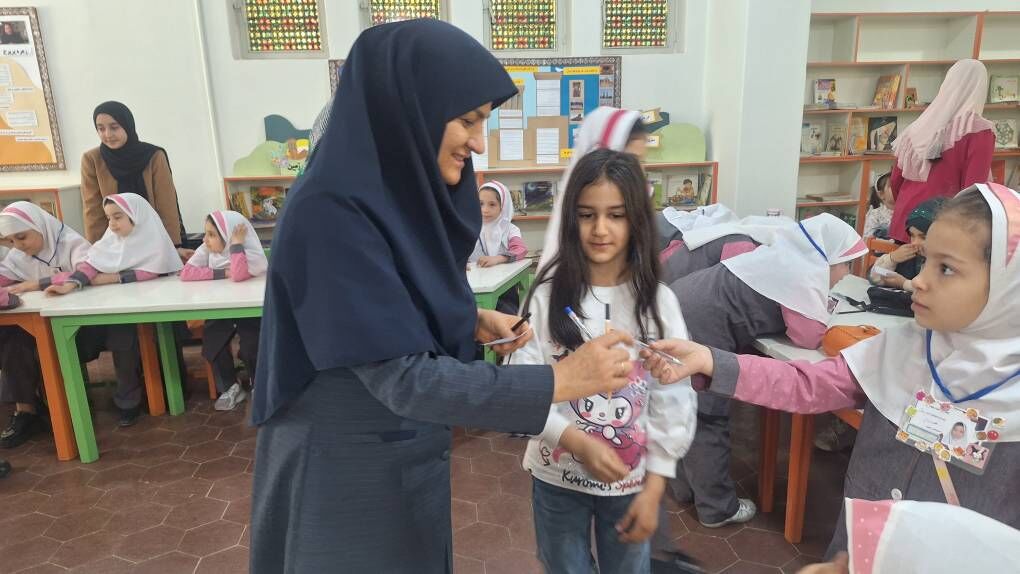  «قرار کتاب و نویسنده؛ پیوندی صمیمی میان اعضا و اعظم بزرگی نویسنده حوزه کودک و نوجوان» 