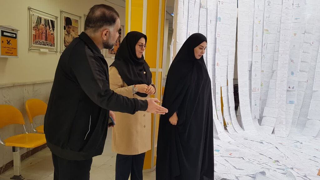 بازدید مدیرکل کتابخانه‌های عمومی از طرح‌های خلاق کتابخوانی کانون کرمانشاه