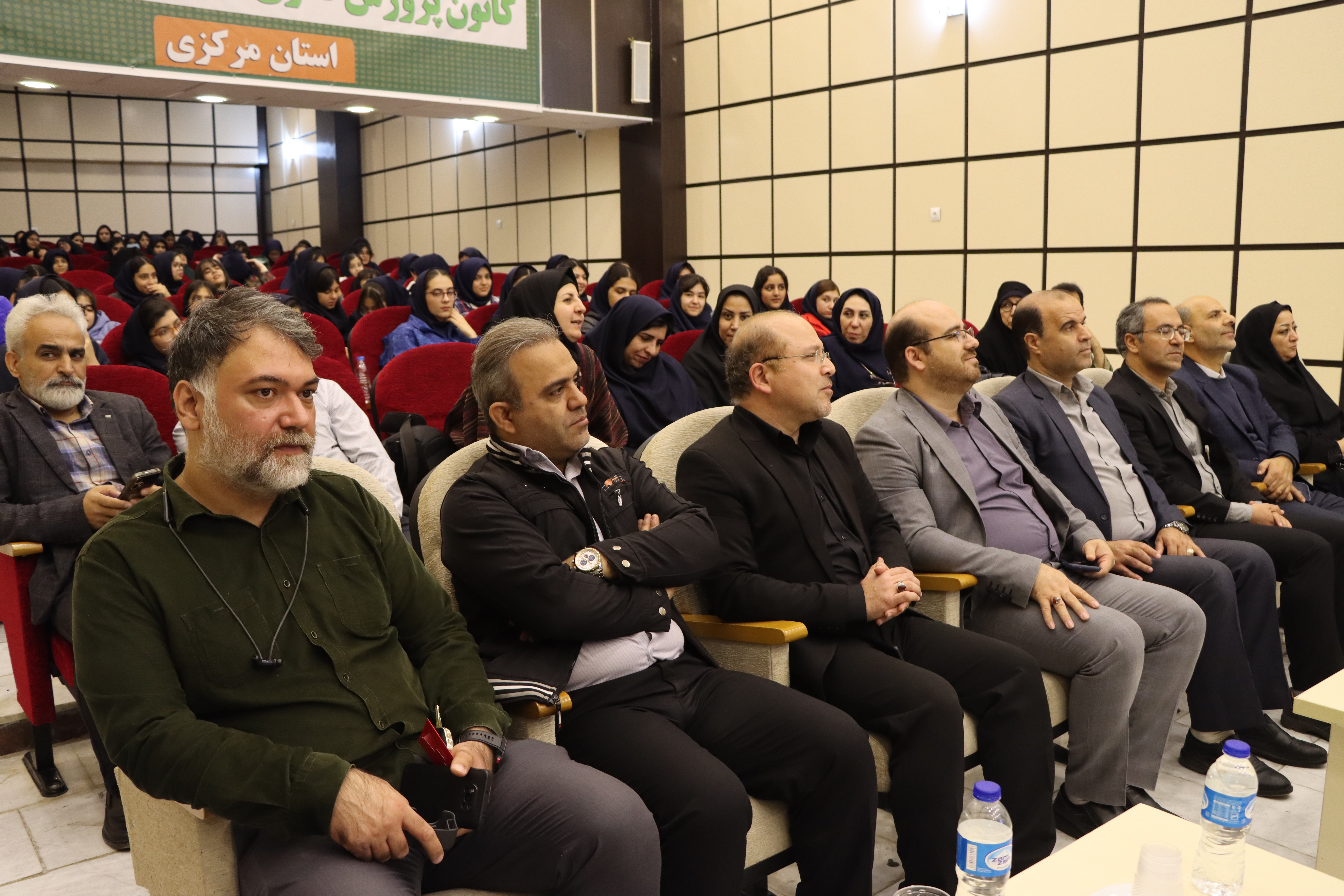 تیترها از تانک ها نمی ترسند