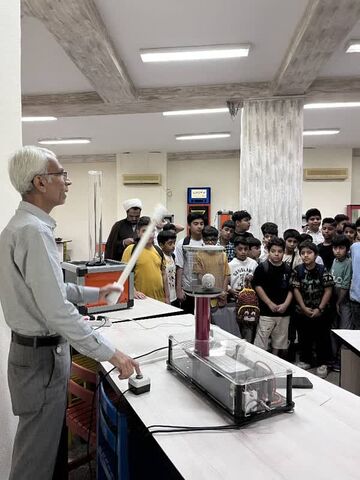 گزارش تصویری/ بازدید بیش از ۷۰۰ کودک از مرکز تخصصی علوم بندرعباس