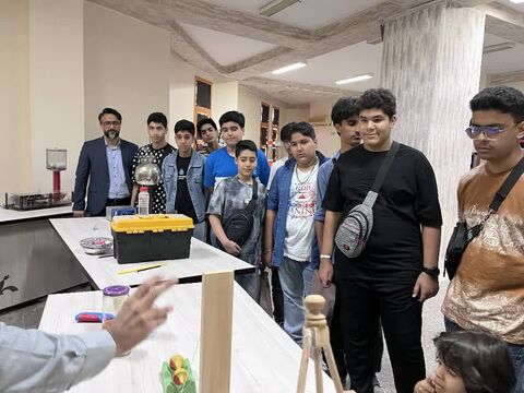 گزارش تصویری/ بازدید بیش از ۷۰۰ کودک از مرکز تخصصی علوم بندرعباس