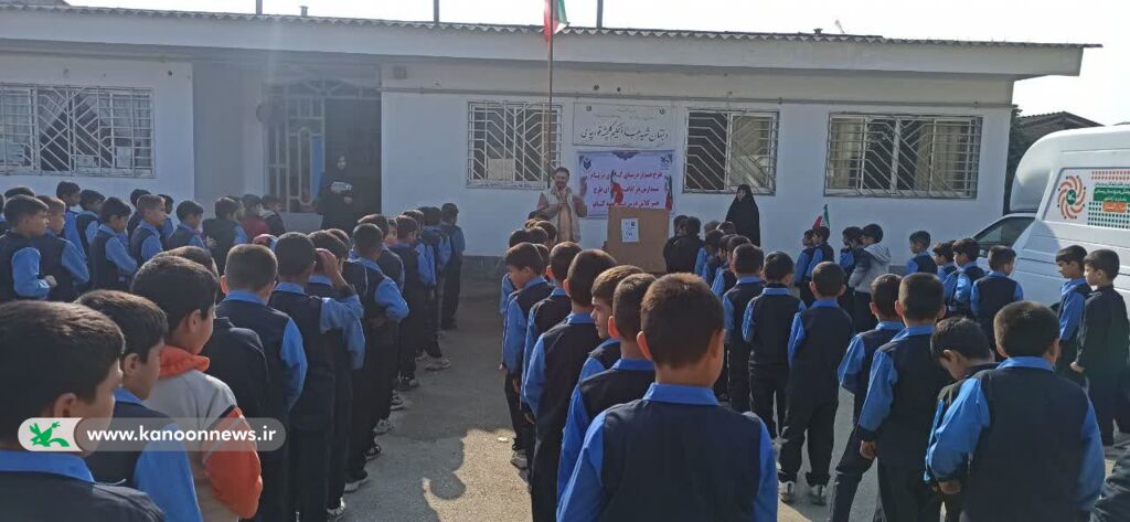 پرواز «هزار درنای کاغذی» بر بام مدارس گلستان