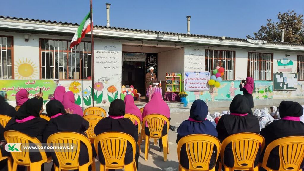 پرواز «هزار درنای کاغذی» بر بام مدارس گلستان