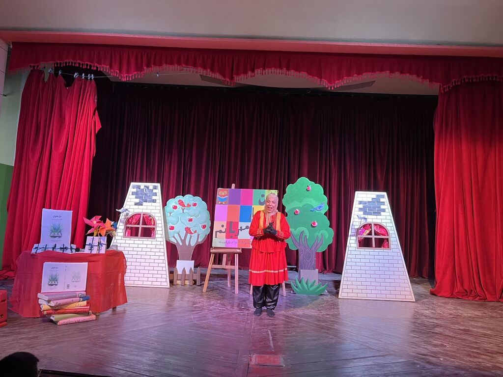 ویژهبرنامه گرامیداشت هفته کتاب در مرکز شماره ۷ مشهد