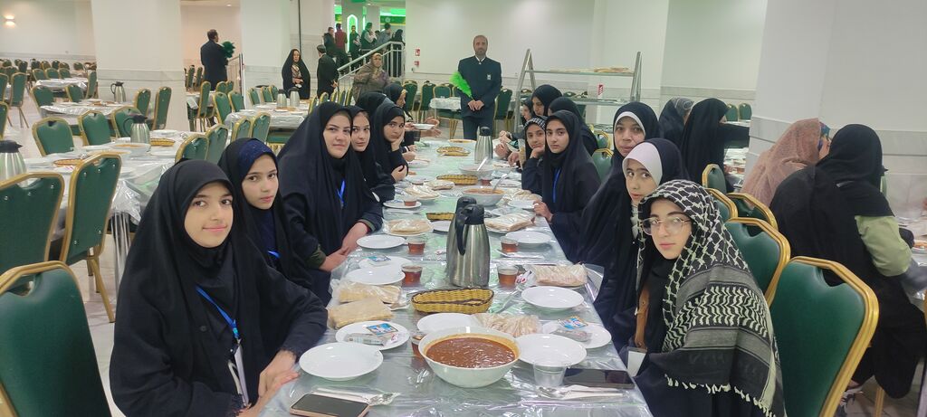 اعضای زیارت اولی‌ کانون استان قزوین مهمان امام رضا(ع) شدند