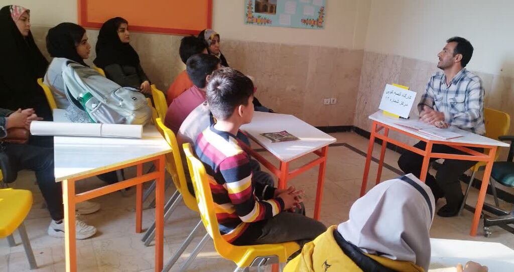 کارگاه قصهگویی با رویکرد انتخاب قصههای کتابمحور در مرکز شماره ۱۲ کرمانشاه