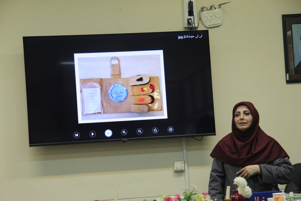 برگزاری نشست تخصصی آموزش ساخت کتابهای دستساز «حسیـلمسی» و تجلیل از آثار برگزیده در کانون آذربایجانغربی