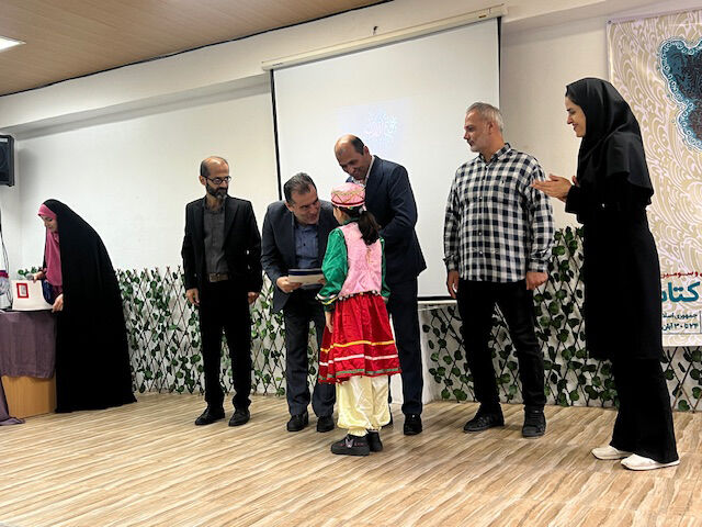 آغاز فصل روشنایی در هفته کتاب و کتابخوانی / دنیای یار مهربان میزبان نوجوانان انزلی شد