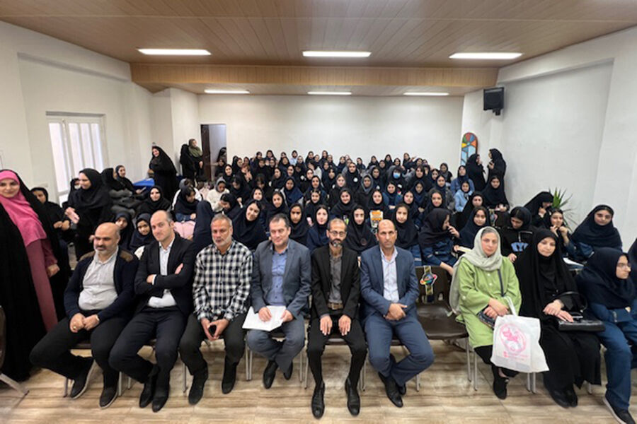 آغاز فصل روشنایی در هفته کتاب و کتابخوانی / دنیای یار مهربان میزبان نوجوانان انزلی شد