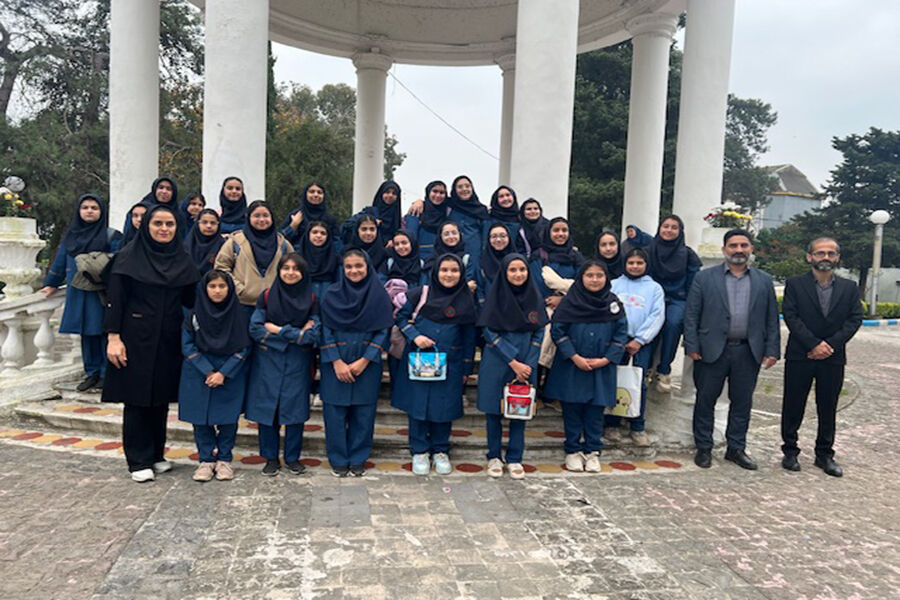 آغاز فصل روشنایی در هفته کتاب و کتابخوانی / دنیای یار مهربان میزبان نوجوانان انزلی شد