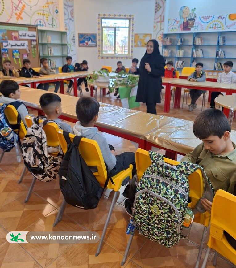 برگزاری کارگاه‌های نقاشی و سفالگری با محوریت «دوست من کتاب»، در مرکز شماره (۳) کانون پرورش فکری کودکان و نوجوانان سنندج