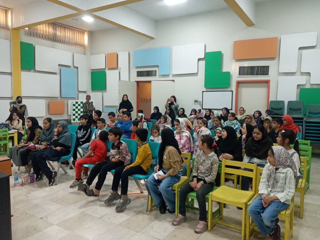 «شور کتابخوانی در مرکز ۲۷ با حضور کبری بابایی»