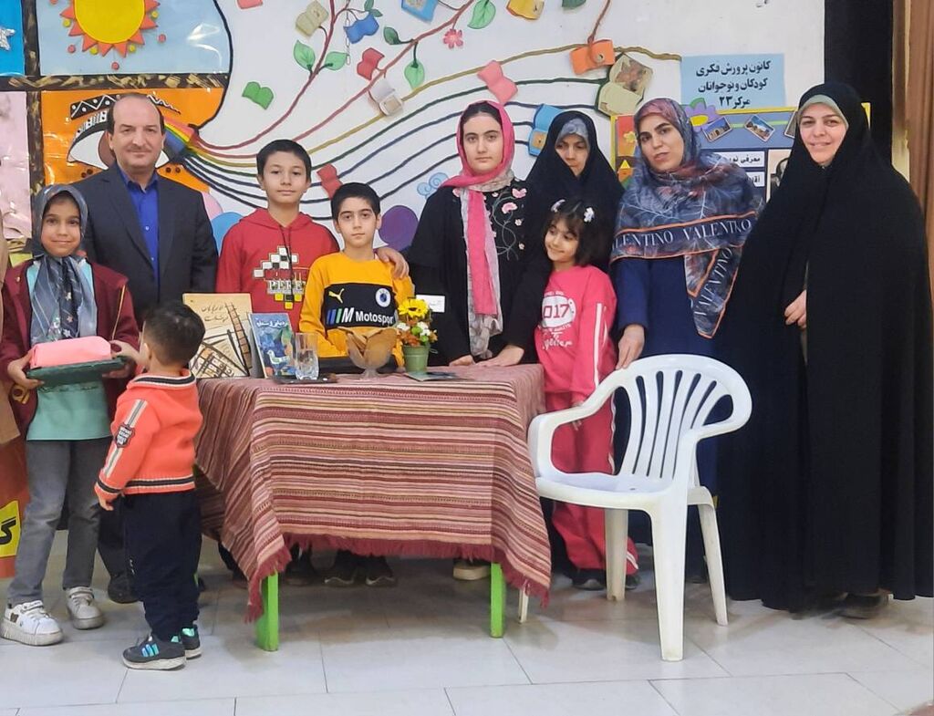 هفته کتاب با شعر جان گرفت