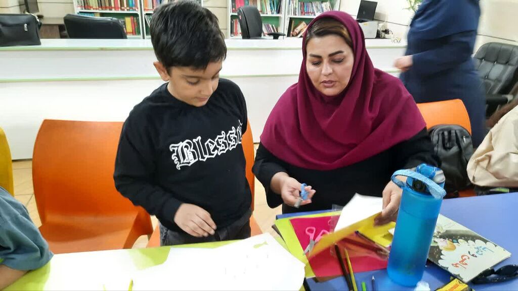 کارگاه «والد و کودک» کانون مسجدسلیمان به مناسبت هفته کتاب برگزار شد