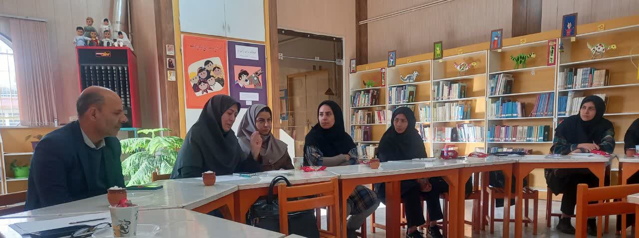 نشست انجمن قصه گویی شاخه شهرستان شازند