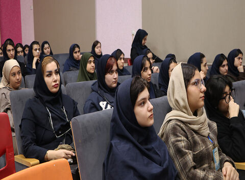 آیین  ادبی دو پنجره