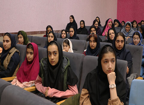 آیین  ادبی دو پنجره