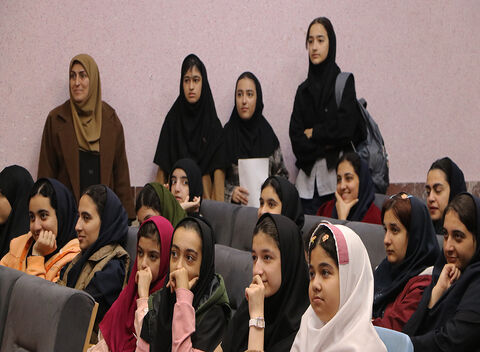 آیین  ادبی دو پنجره