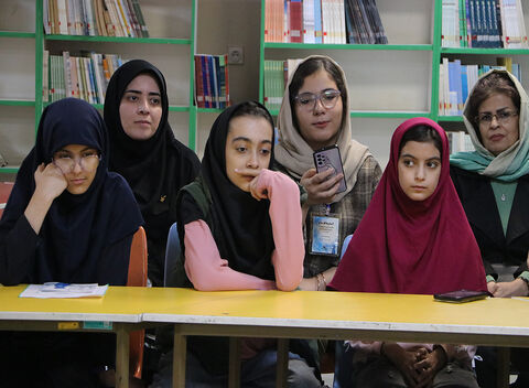 آیین  ادبی دو پنجره