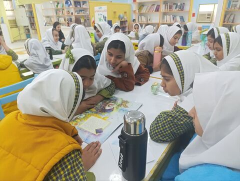 بازدید دانش آموزان مدرسه دخترانه شاهد ازمرکز حاجی آباد