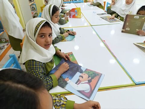 بازدید دانش آموزان مدرسه دخترانه شاهد ازمرکز حاجی آباد