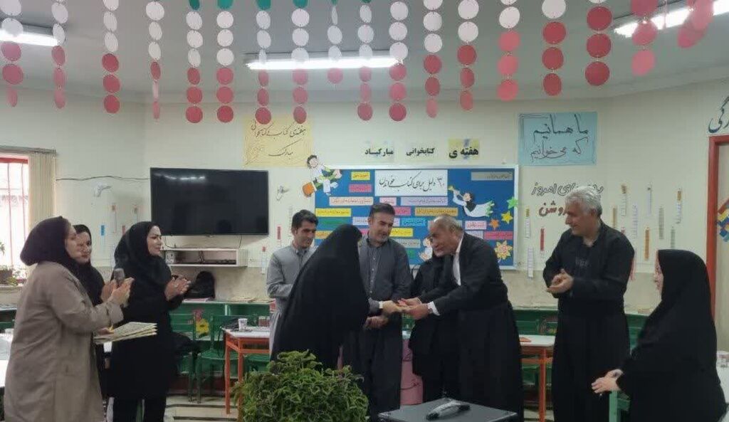 مرکز جوانرود میزبان "دورهمی کتاب" شد