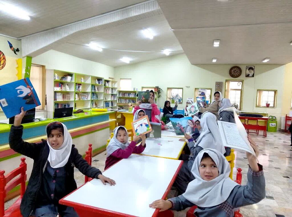 بازدید مدرسه استثنایی «ولایت» از مرکز فرهنگی فریمان