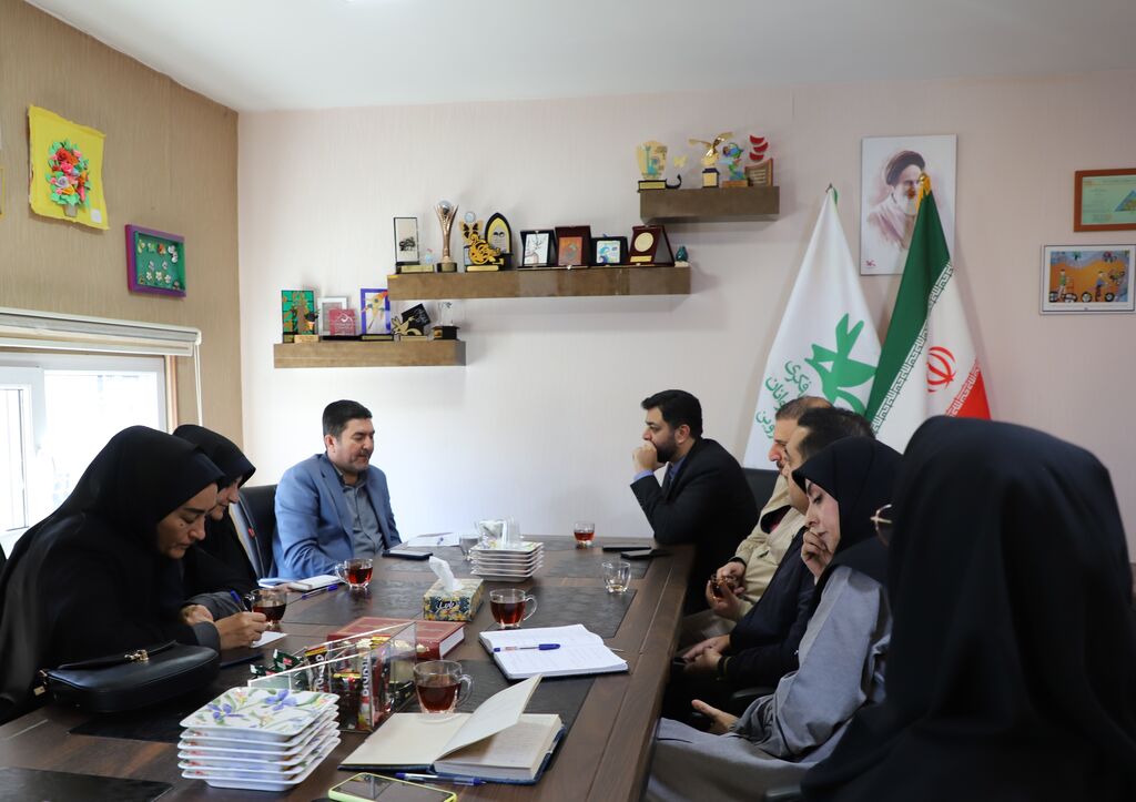 دیدار و نشست معاون اجتماعی و پیشگیری از وقوع جرم دادگستری استان با مدیرکل کانون قزوین