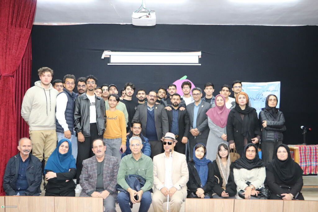 شعردرمانی واقعیت دارد؛برای نوشتن شعر خوب، باید خود را در دل اثر قرار داد