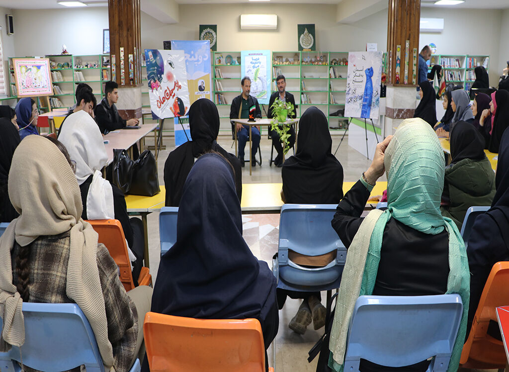 مربیام و برای شکفتن غنچهها میکوشم